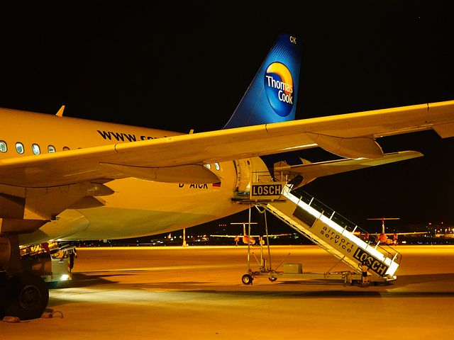 Как сэкономить на авиабилетах с помощью кэшбэка